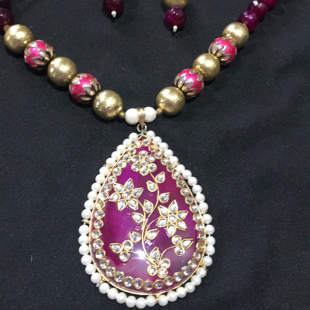 Necklace set NEW - Picture 4 of 4